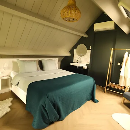 Bed & Breakfast Bed & Binnen Dussen